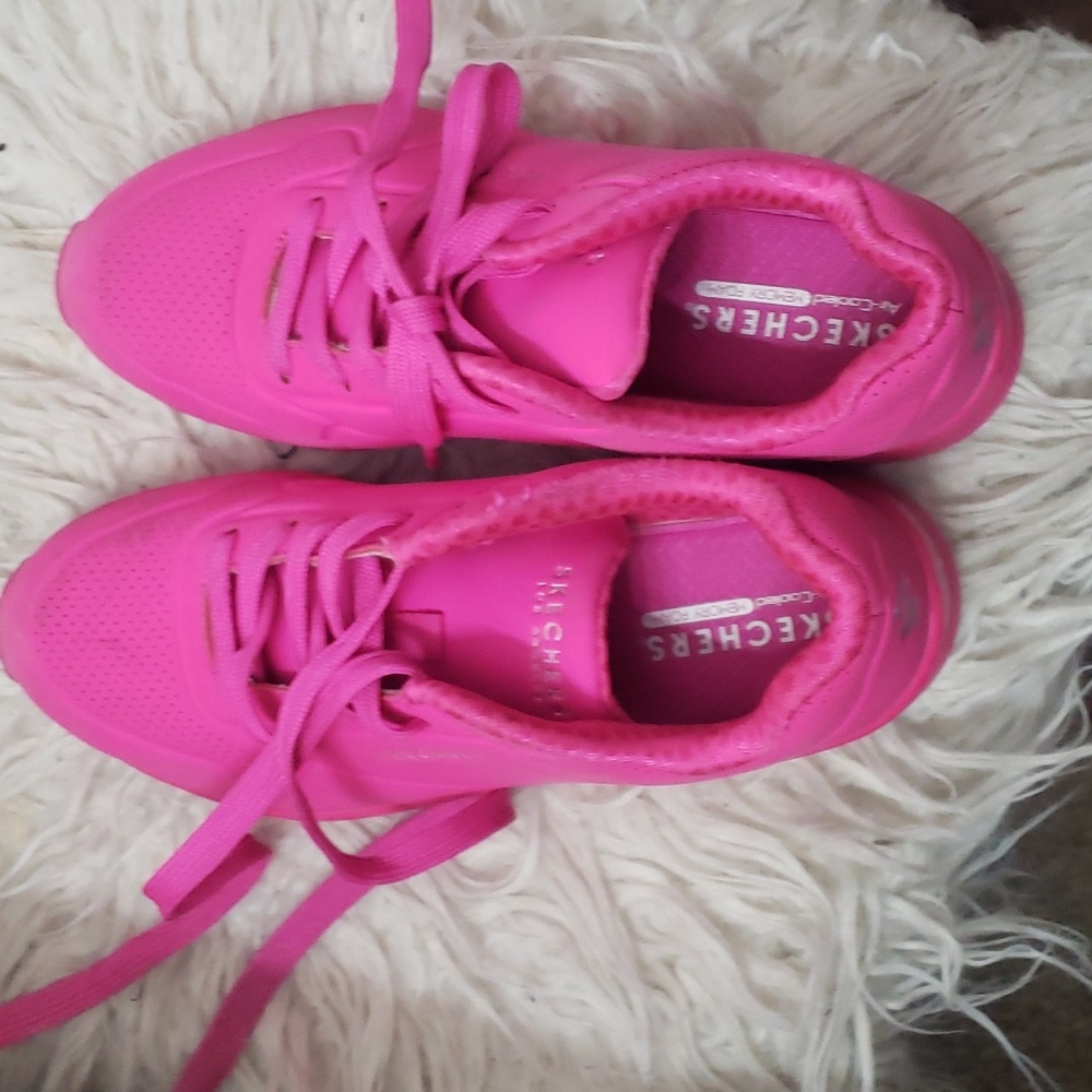 Girls sneakers